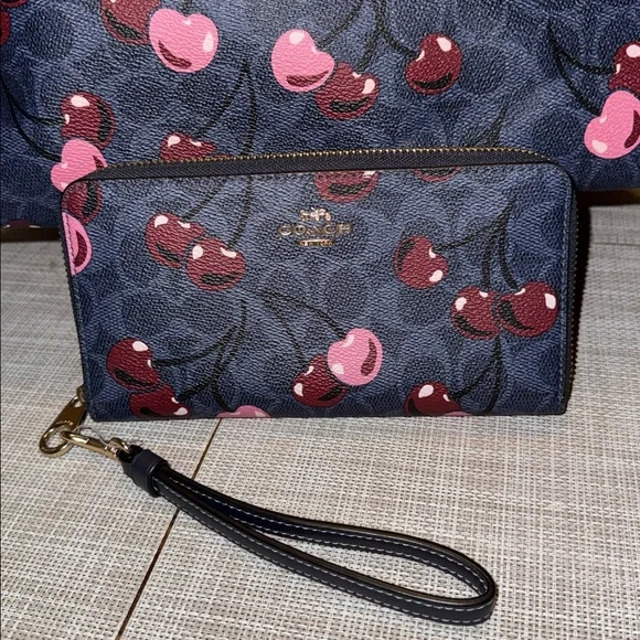 NWT Coach Cherry Print CityTote and Wallet Set -Navy Blue Pink Incl DB,Charm - Picture 4 of 15